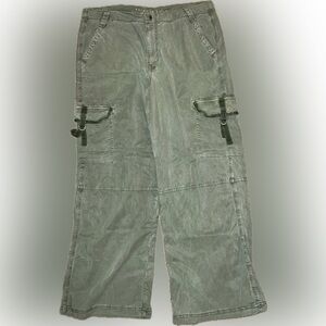 American Eagle cargo army green pant light weight